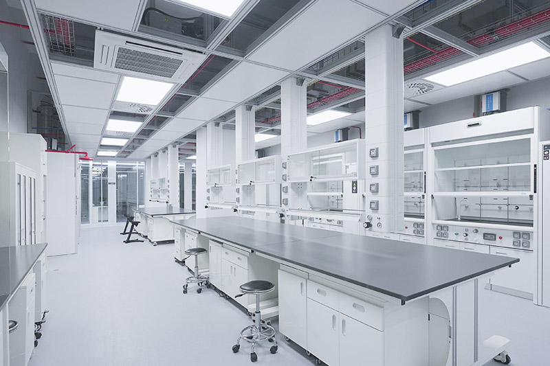 龙华山办事处实验室革新：安全与科技的现代融合